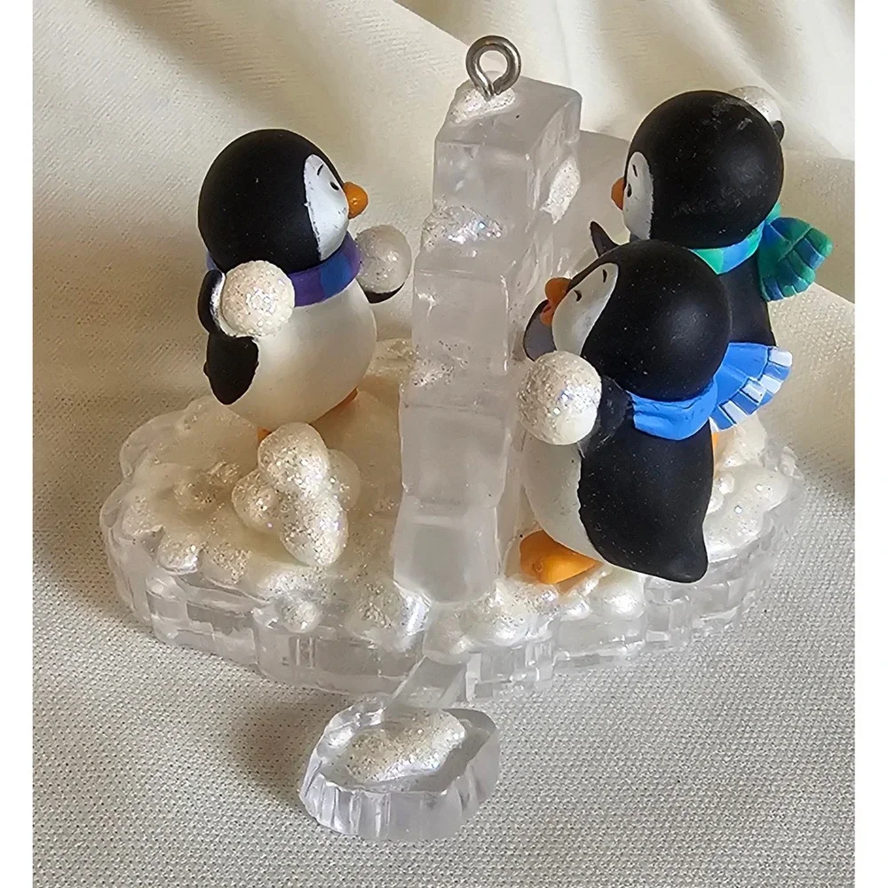VTG Hallmark Penguin Snowball Fight Ornament 2.25in Multi 2005 Keepsake
